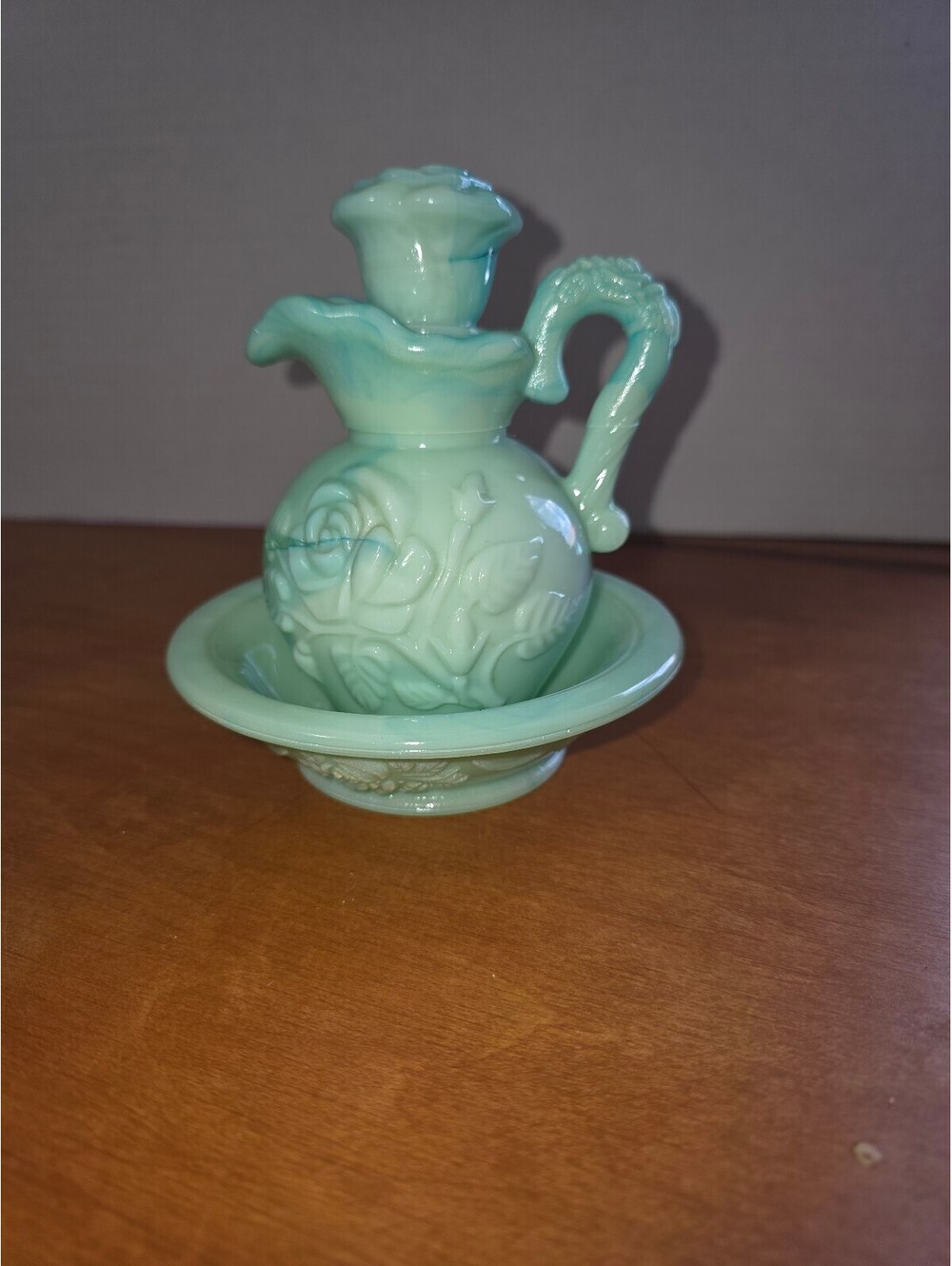Vintage Avon jadeite milk glass picture and Basin set